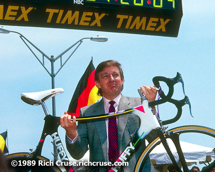 特朗普举办自行车赛 特朗普举办自行车赛