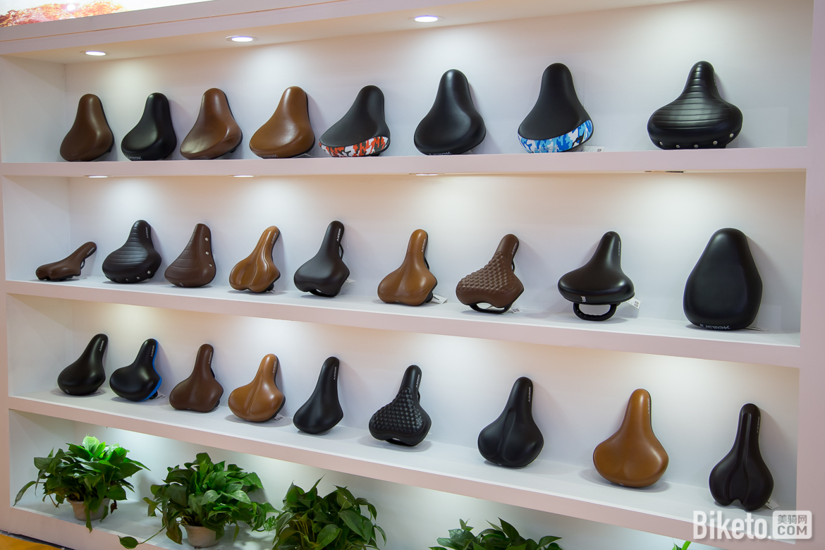 嘉思特座垫提供五彩斑斓的多色选择 嘉思特座垫提供五彩斑斓的多色选择