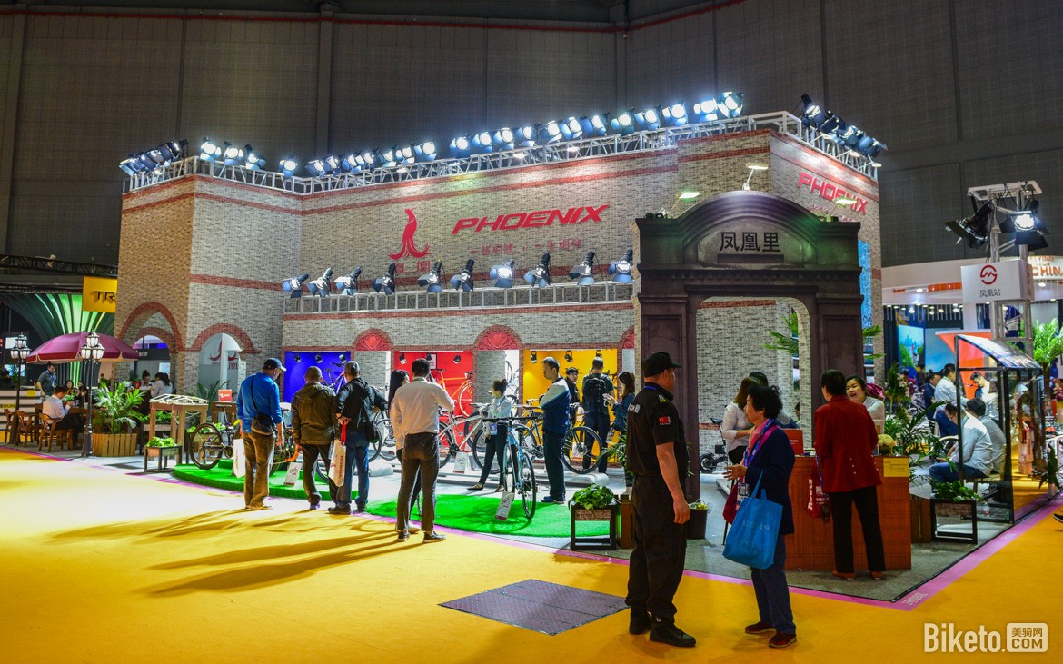 凤凰的展位设计十分有格调 凤凰的展位设计十分有格调