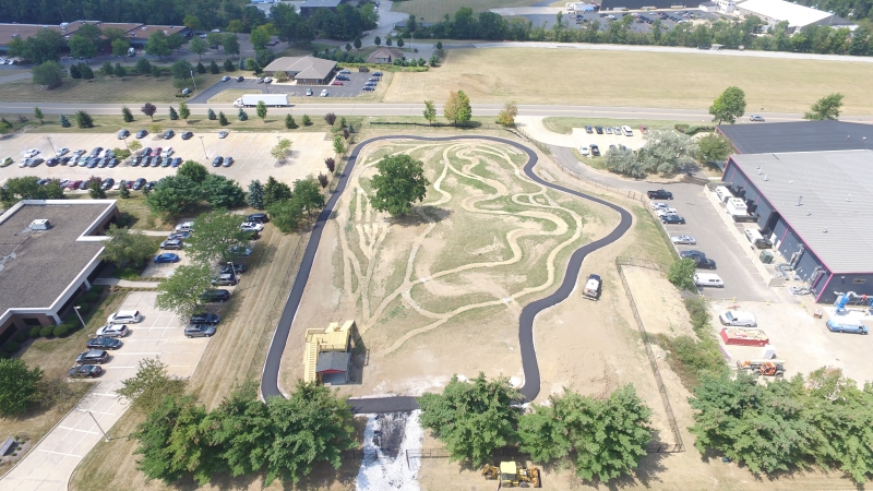 建大的美国阿克隆研发中心测试场地.jpg 建大的美国阿克隆研发中心测试场地.jpg