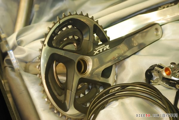 ̨���������г�չ