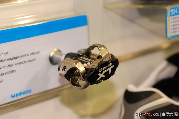 ̨���������г�չ