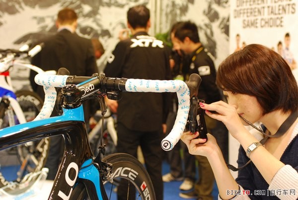 ̨���������г�չ