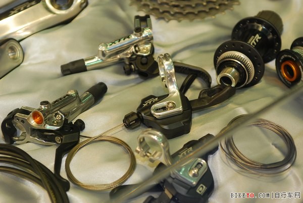 ̨���������г�չ