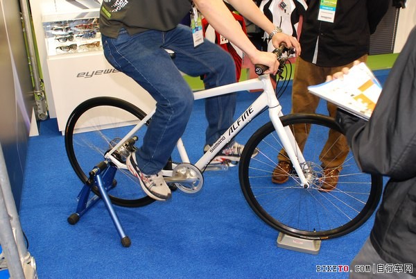 ̨���������г�չ