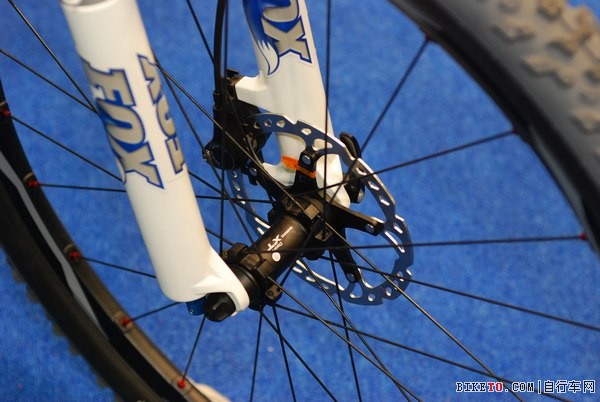 ̨���������г�չ