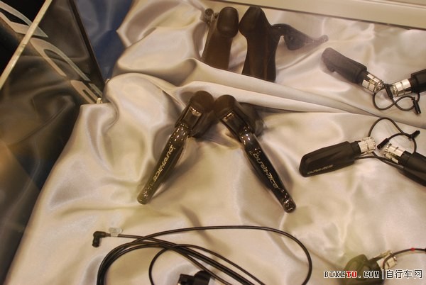 ̨���������г�չ