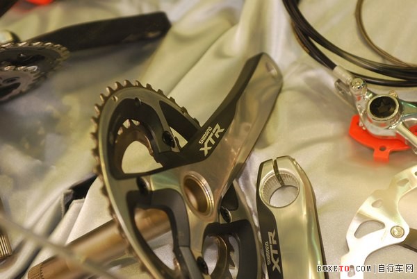 ̨���������г�չ