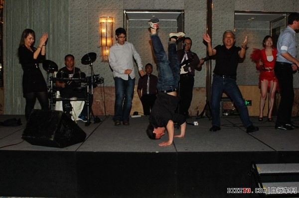 �Ϻ�չ��һ��