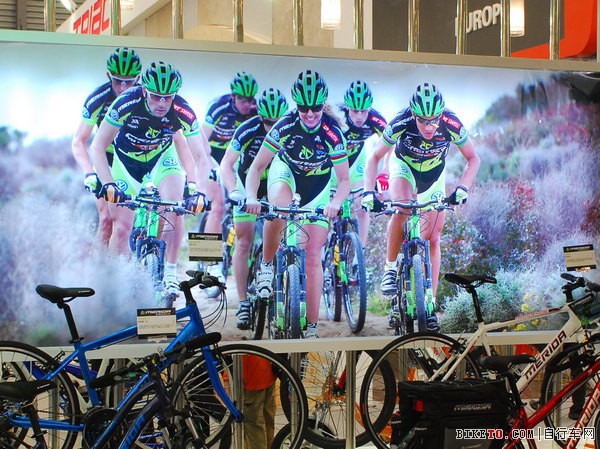 �Ϻ�չ������