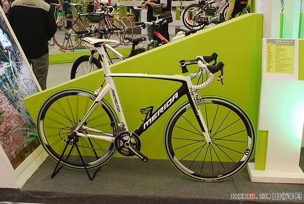 �Ϻ�չ������