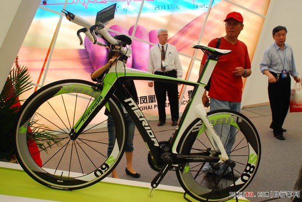 �Ϻ�չ������