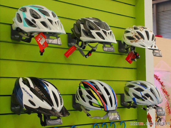 �Ϻ�չ������