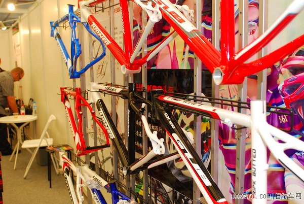 �Ϻ�չ����