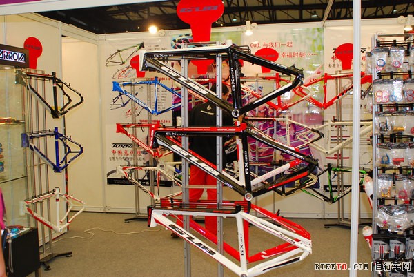 �Ϻ�չ����