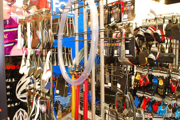 �Ϻ�չ����