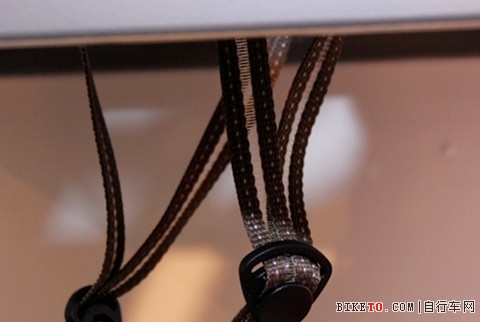 �Ϻ�չ���ʱ�У���ͷ����ŷ������8