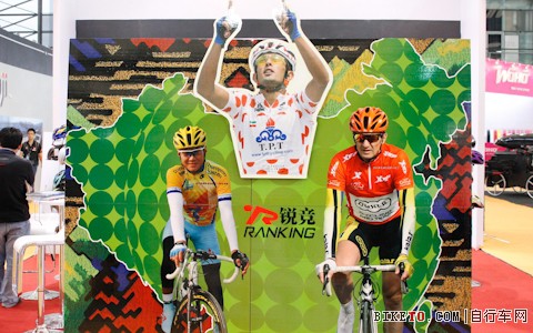 �Ϻ�չ���ʱ�У���ͷ����ŷ������1