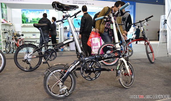 ����չ�ڶ���