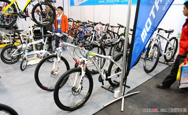 ����չ�ڶ���