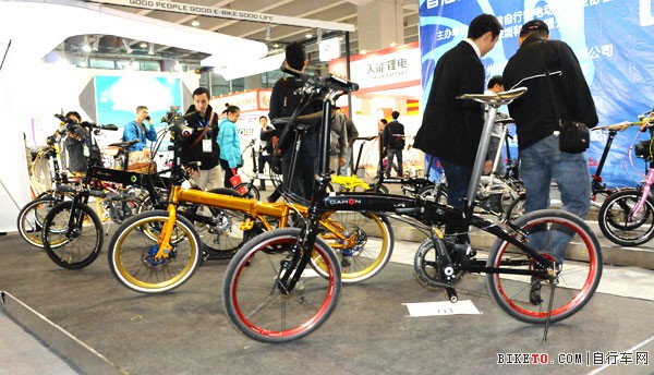 ����չ�ڶ���