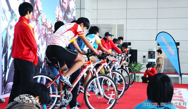 ����չ�ڶ���