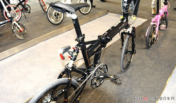 �ṹ����ı���ǰ��