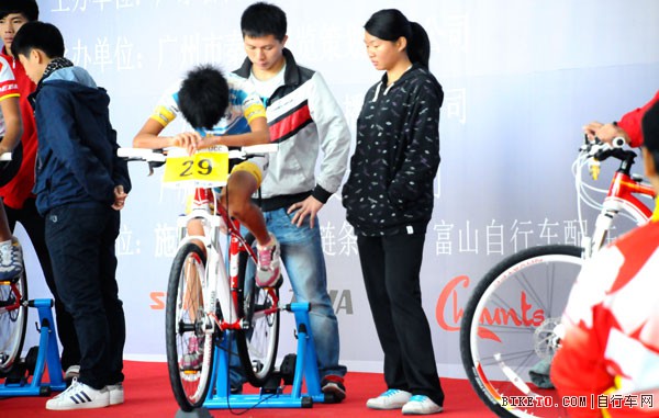 ����չ�ڶ���