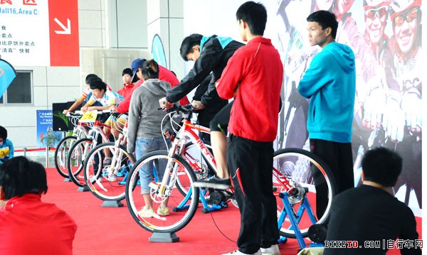 ����չ�ڶ���