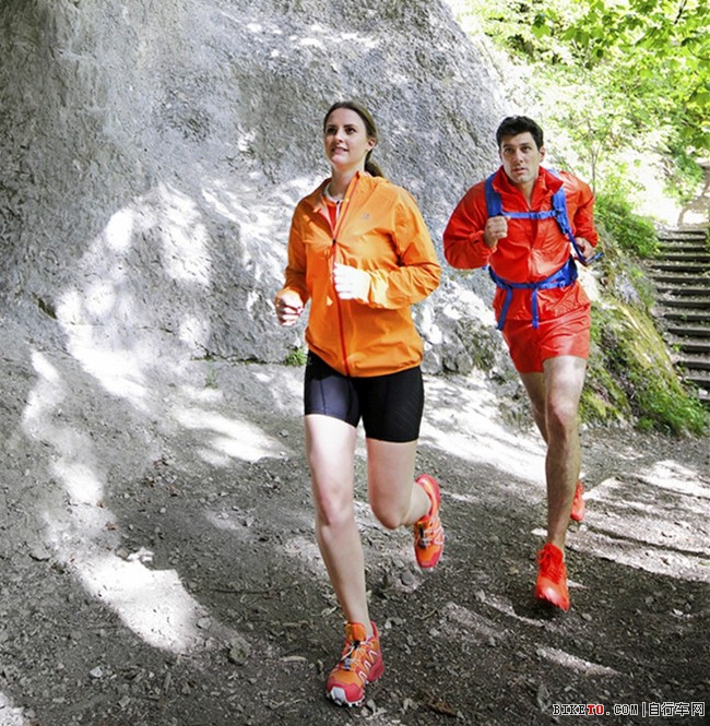 �Ŷ��Ͼ�7�½�ӭ���ھŽ����޻�����Ʒչ