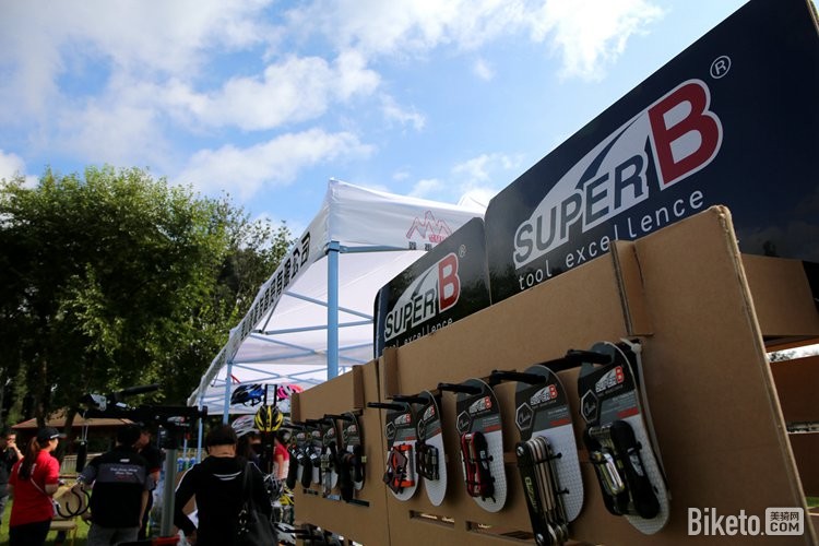 19鑫振发旗下Super B.jpg 19鑫振发旗下Super B.jpg