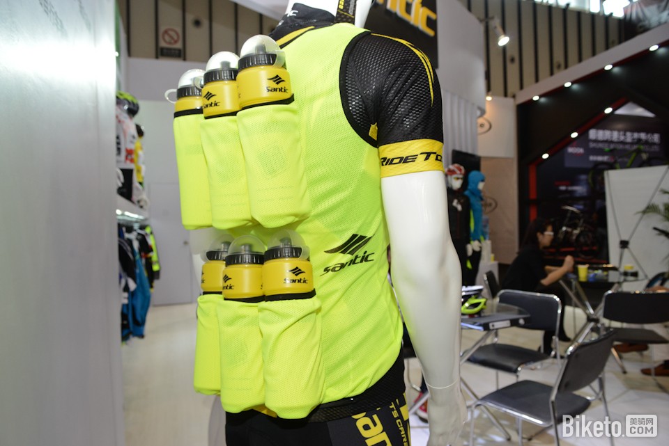 森地客背水夹克 森地客背水夹克