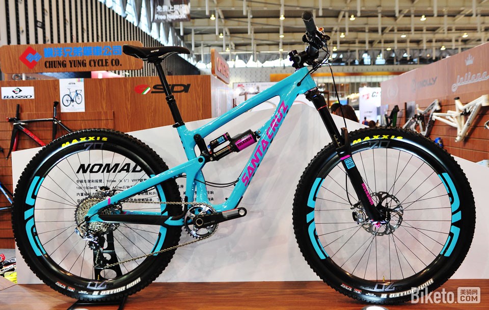 2014南京亚洲展——骚气十足的大软尾 2014南京亚洲展——骚气十足的大软尾