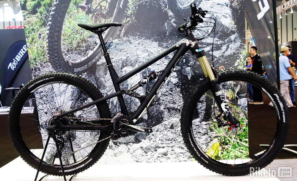 2014南京亚洲展——骚气十足的大软尾 2014南京亚洲展——骚气十足的大软尾