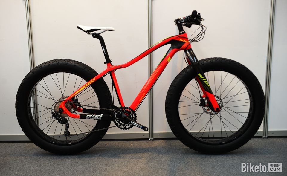 wiel 碳纤维 胖胎车 wiel 碳纤维 胖胎车