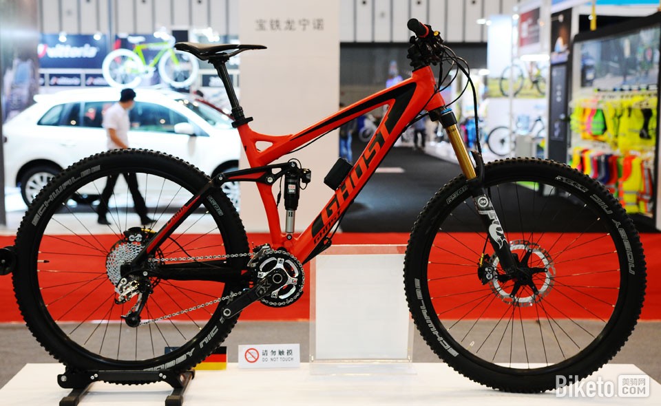 2014南京亚洲展——骚气十足的大软尾 2014南京亚洲展——骚气十足的大软尾