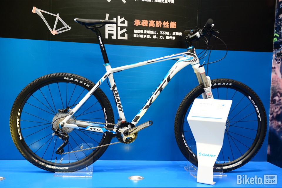 GIANT XTC SLR 27.5 2 GIANT XTC SLR 27.5 2