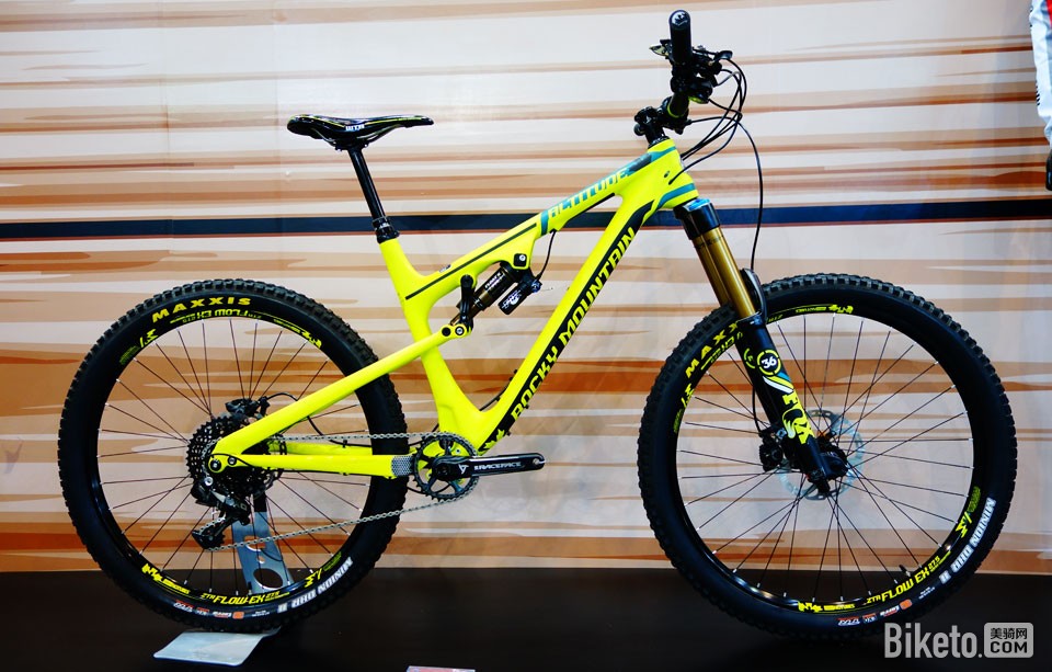 2014南京亚洲展——骚气十足的大软尾 2014南京亚洲展——骚气十足的大软尾