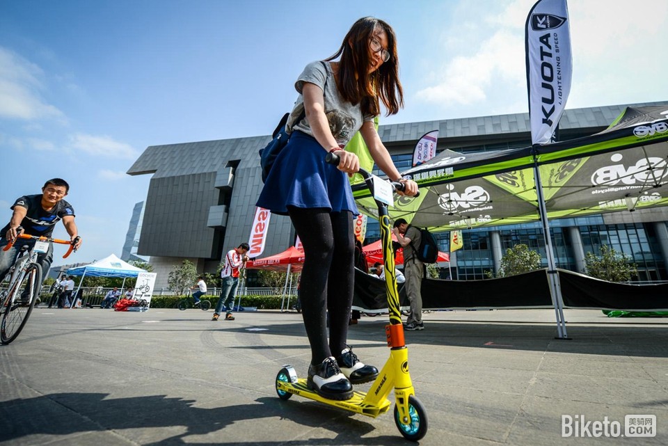 测试区长腿美眉.jpg 测试区长腿美眉.jpg