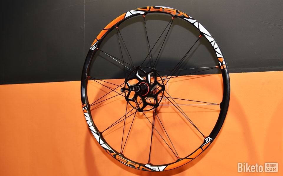 �й�չ������������ɽ����