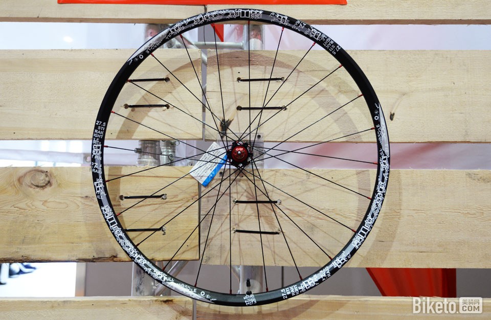 �й�չ������������ɽ����