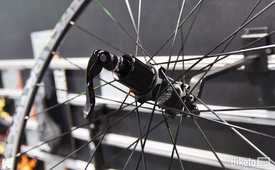 �й�չ������������ɽ����