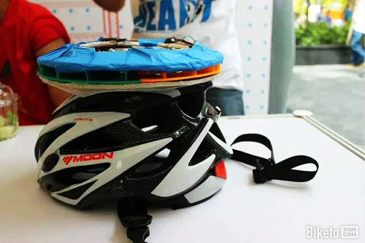 ���԰�������ͷ��