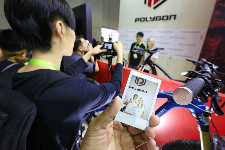 崔西•汉娜携Polygon新作闪耀登场 崔西•汉娜携Polygon新作闪耀登场