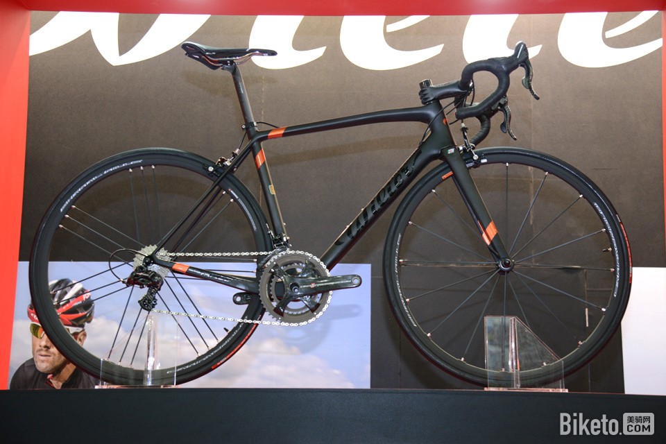 2016̨���������г�չ������·������