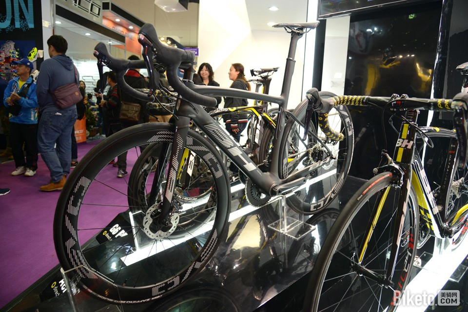 2016̨���������г�չ������·������