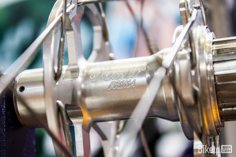 王者驾到!美尼亚带你剖析Pinarello Dogma F10细节 王者驾到!美尼亚带你剖析Pinarello Dogma F10细节