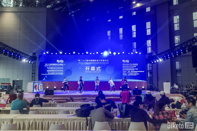 �й��������г�չ