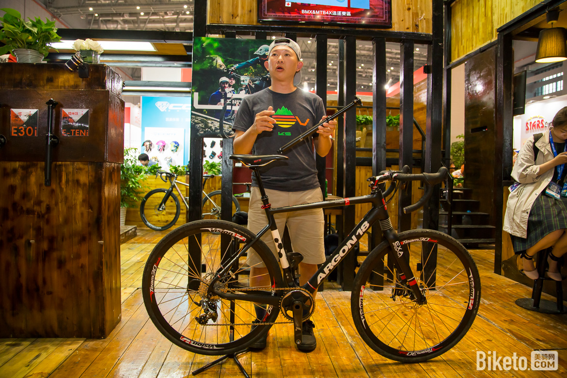 KS LEV Ci 27.2mm�߿��������ܣ��ر�������Ŀǰ���ȵ�gravel bike��·���͡���������������ƣ���̼��ά�����Ͻ����ְ汾����ѹ�ɵ���.jpg