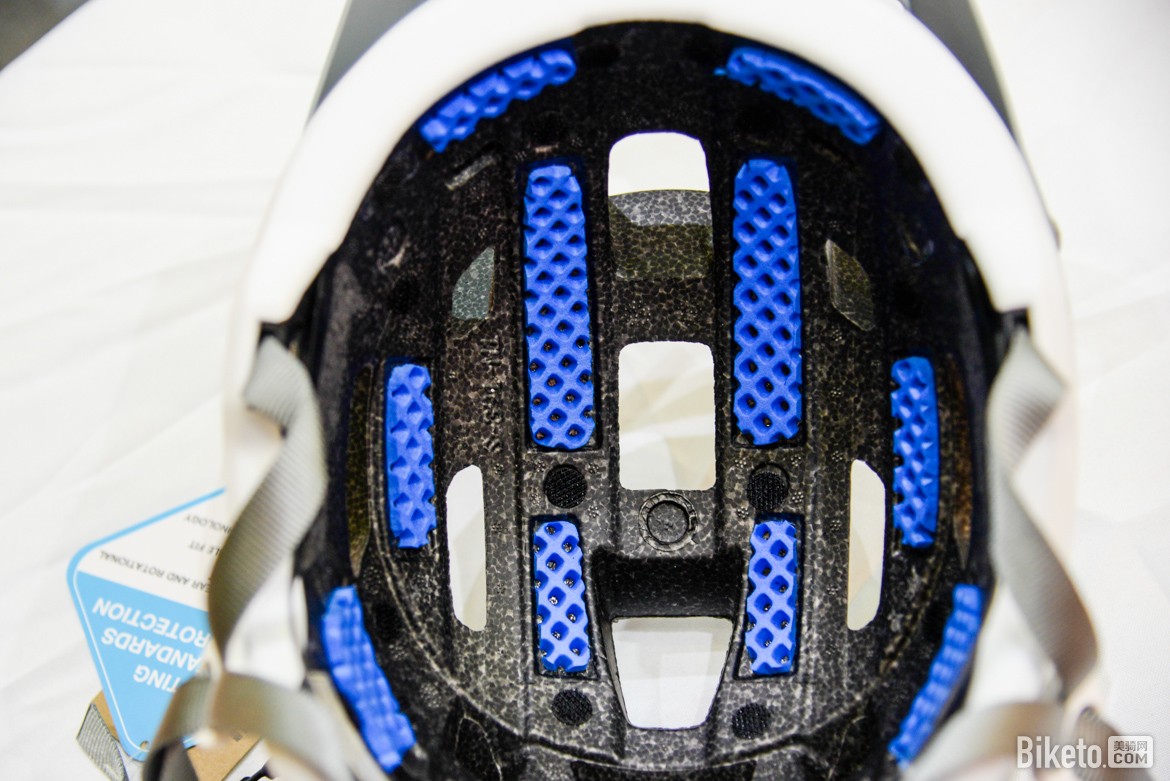 �й�չ,���CORSA